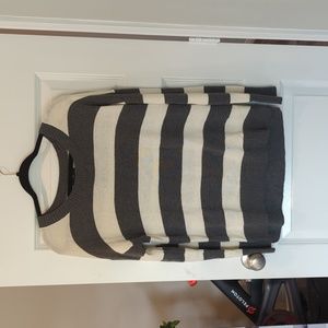 Gap grey and white sweater